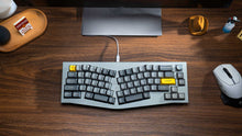 Load image into Gallery viewer, Keychron Q8 Aluminum Mechanical Keyboard Knob RGB QMK HotSwap 68-keys 65% Alice ANSI Layout